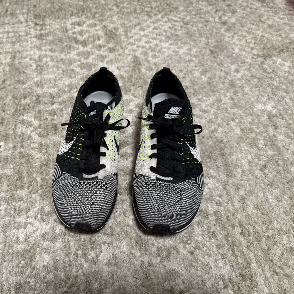 Nike Flyknit Racer - 7.5